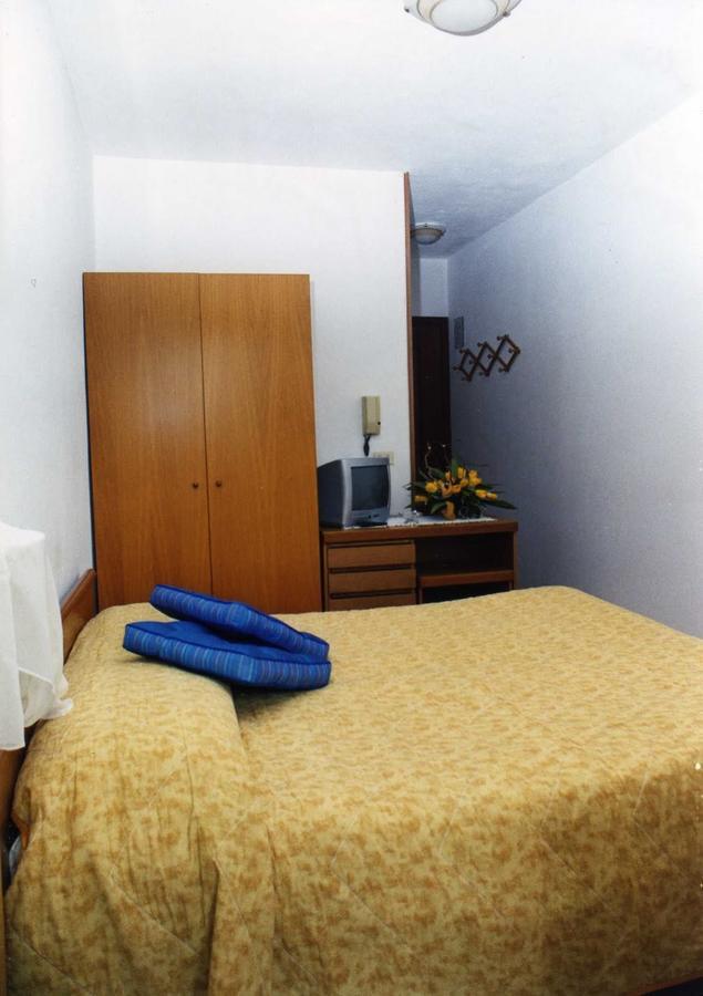 Ristorante Primula Bianca Otel Varzi Dış mekan fotoğraf